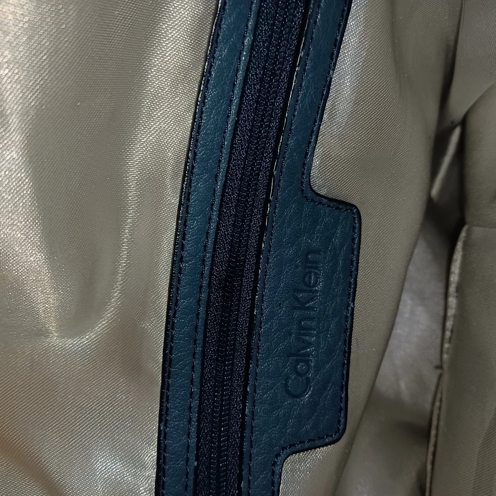 Calvin Klein Pebbled Leather Shoulder Bag Top Handle Purse Blue